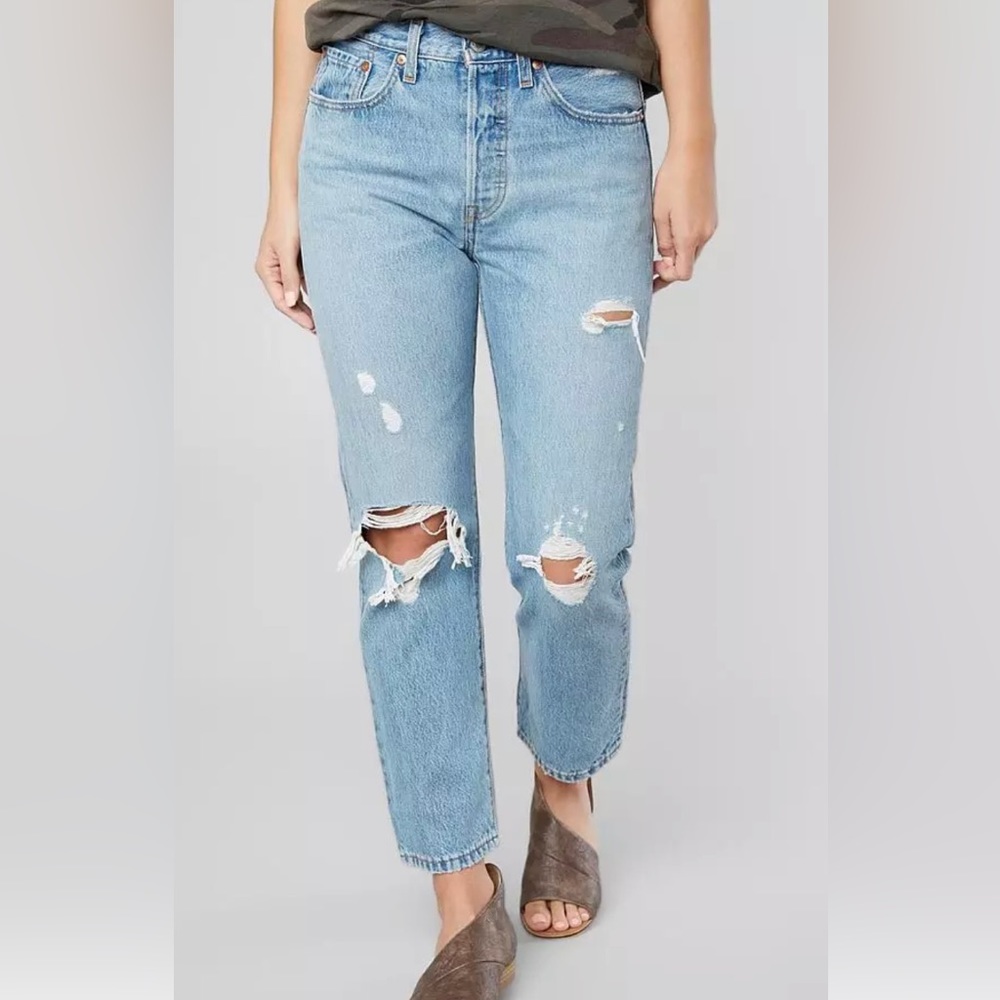 Levi Premium Wedgie Jeans - Size 27
